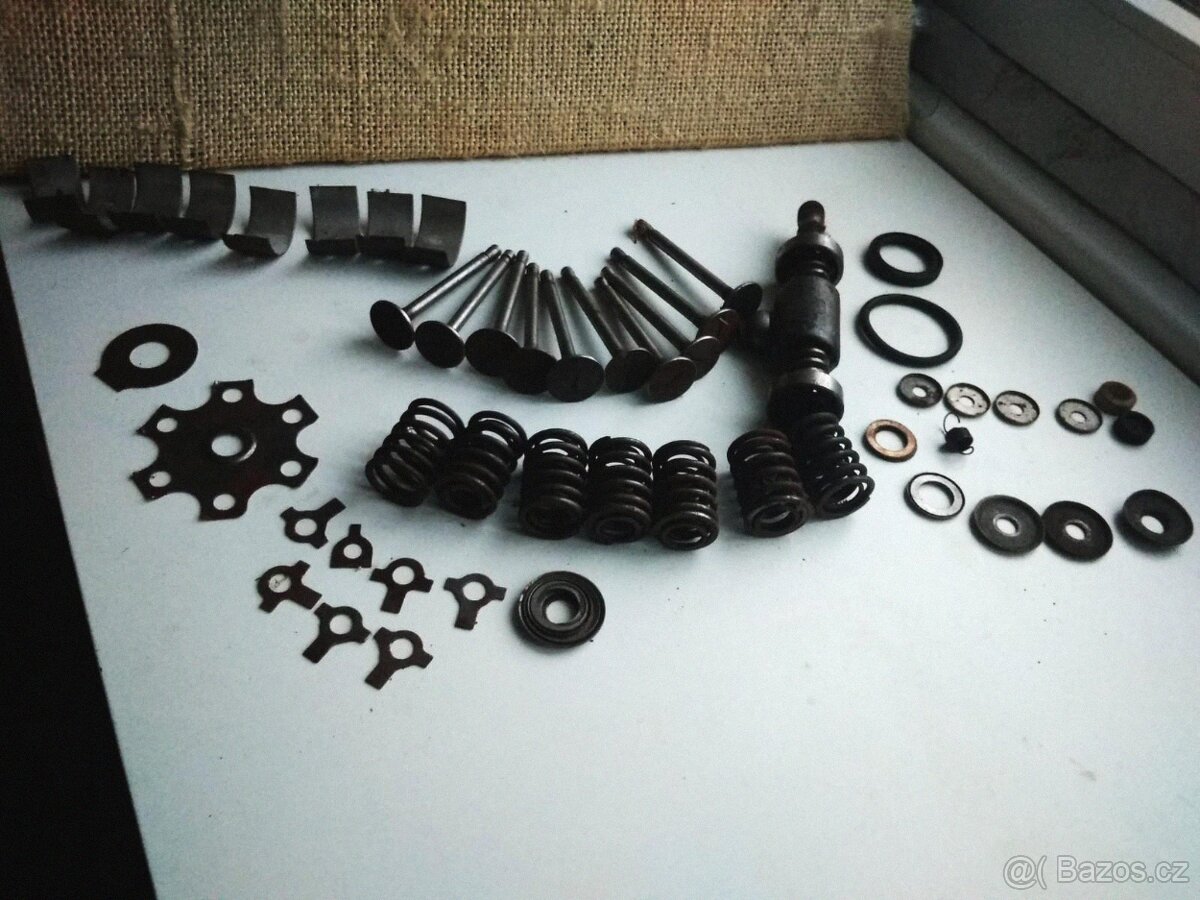 Sada na opravu motoru - Šroub řízení + matka Škoda 1000MB?