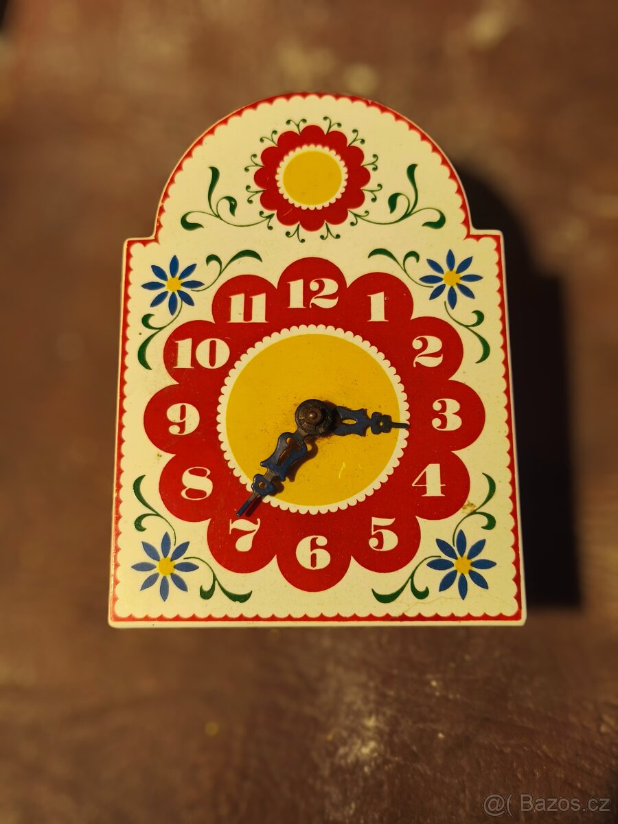 Nástěnné hodiny PRIM, na náhradní díly