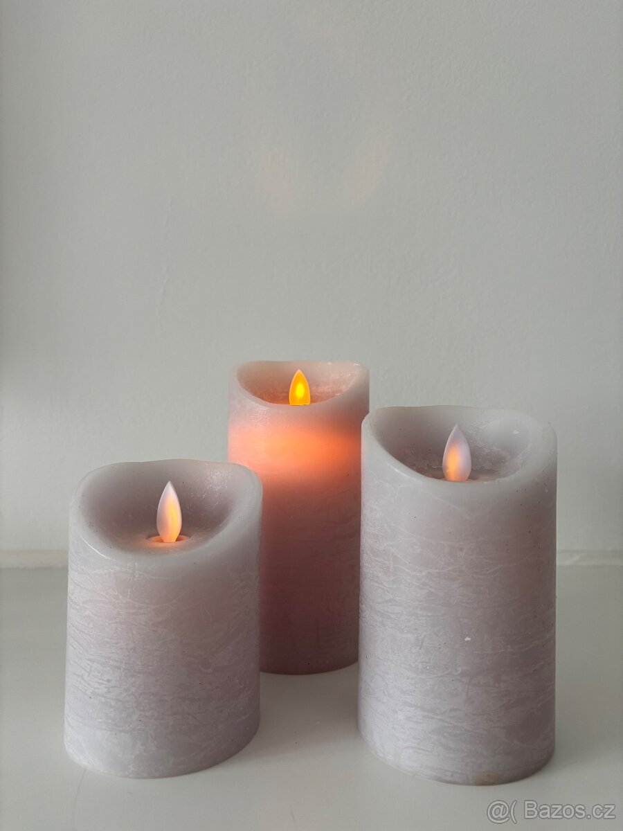 Sada voskových LED svíček s přirozeně blikajícím plamenem