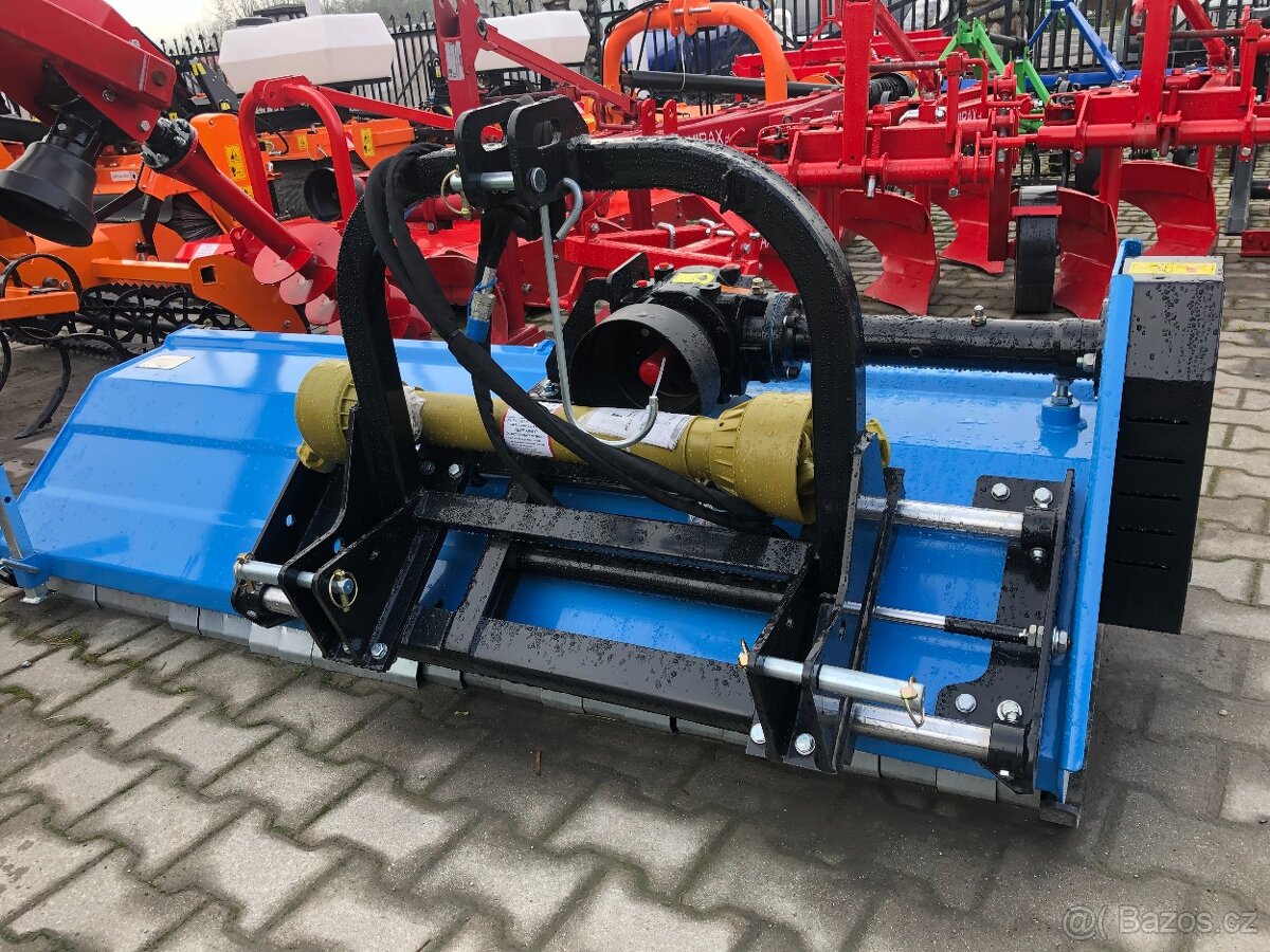 Mulčovač za traktor / kladívkový / hydr. posuv