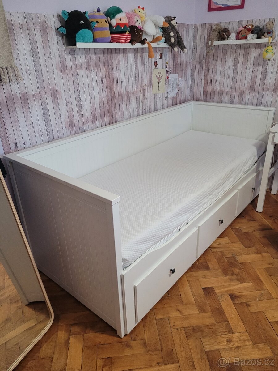 Rozkládací postel HEMNES s matrací AKREHAMN zn. IKEA