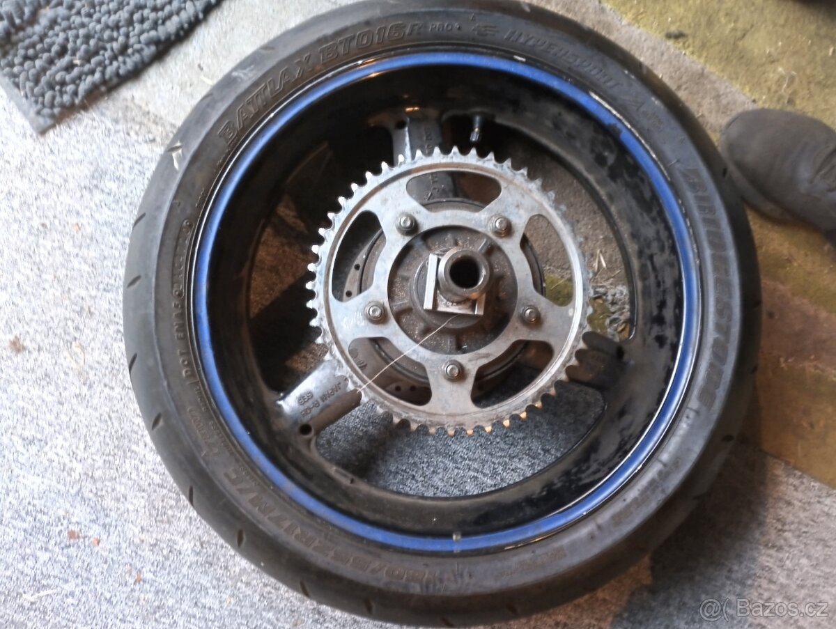 Zadní kolo Yamaha R6