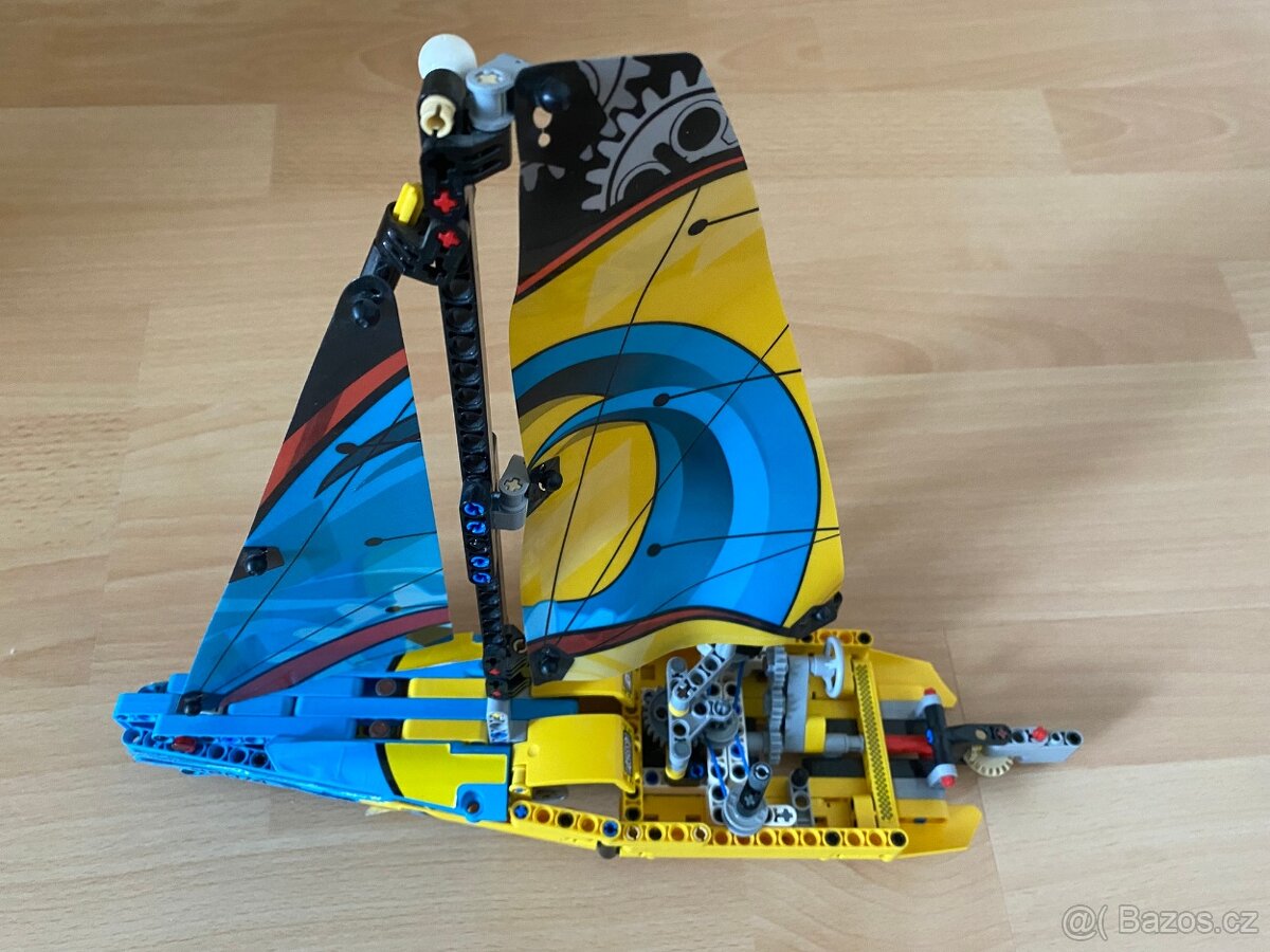 Lego technic 42074 plachetnice