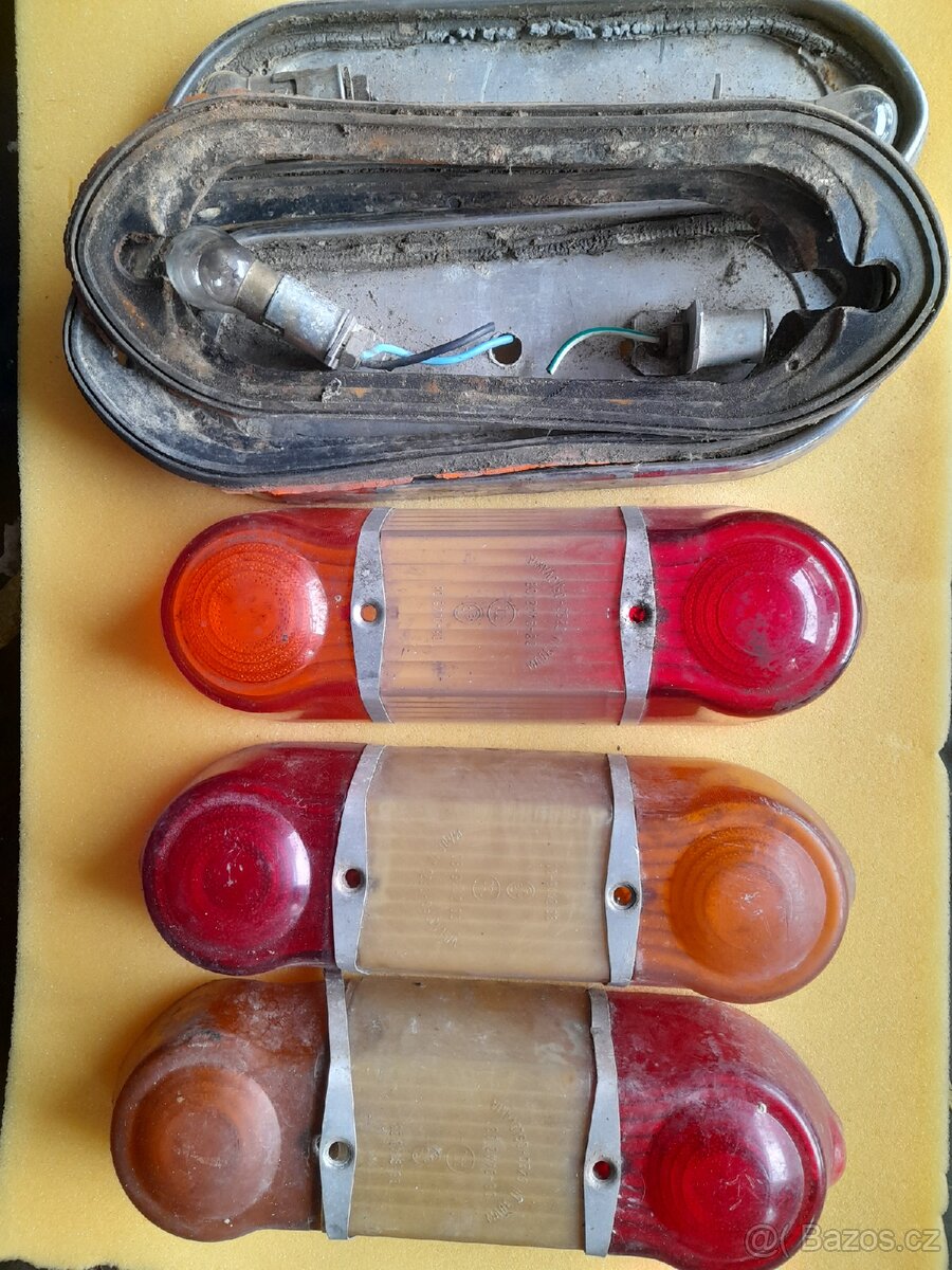 Zadní světla Škoda 1202 stejšna