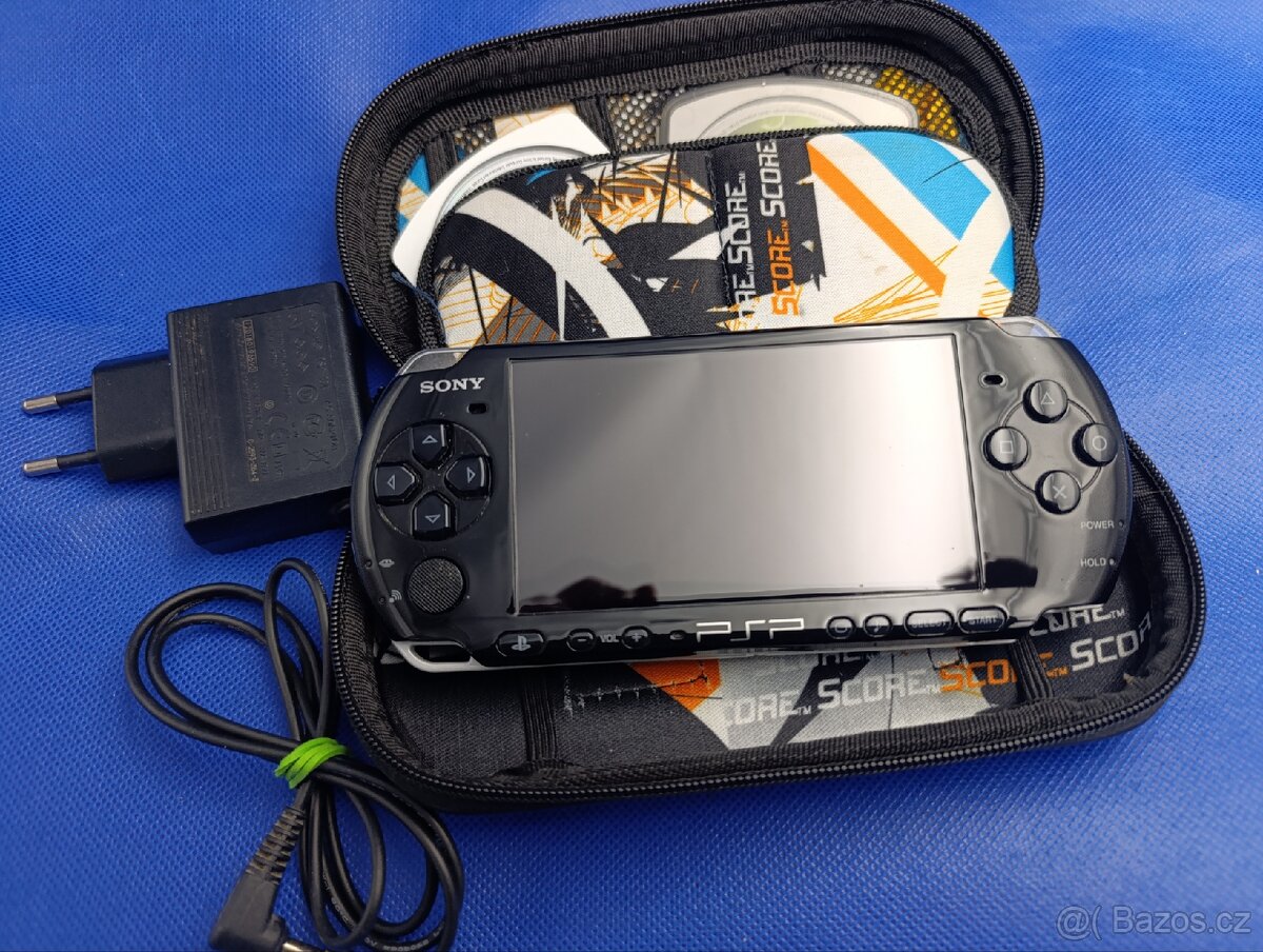 Sony PSP PlayStation Portable 3004 + Hry