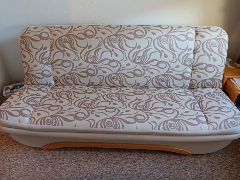 Pohovka, gauč 190 x 120 cm - rozkládací, jako nová