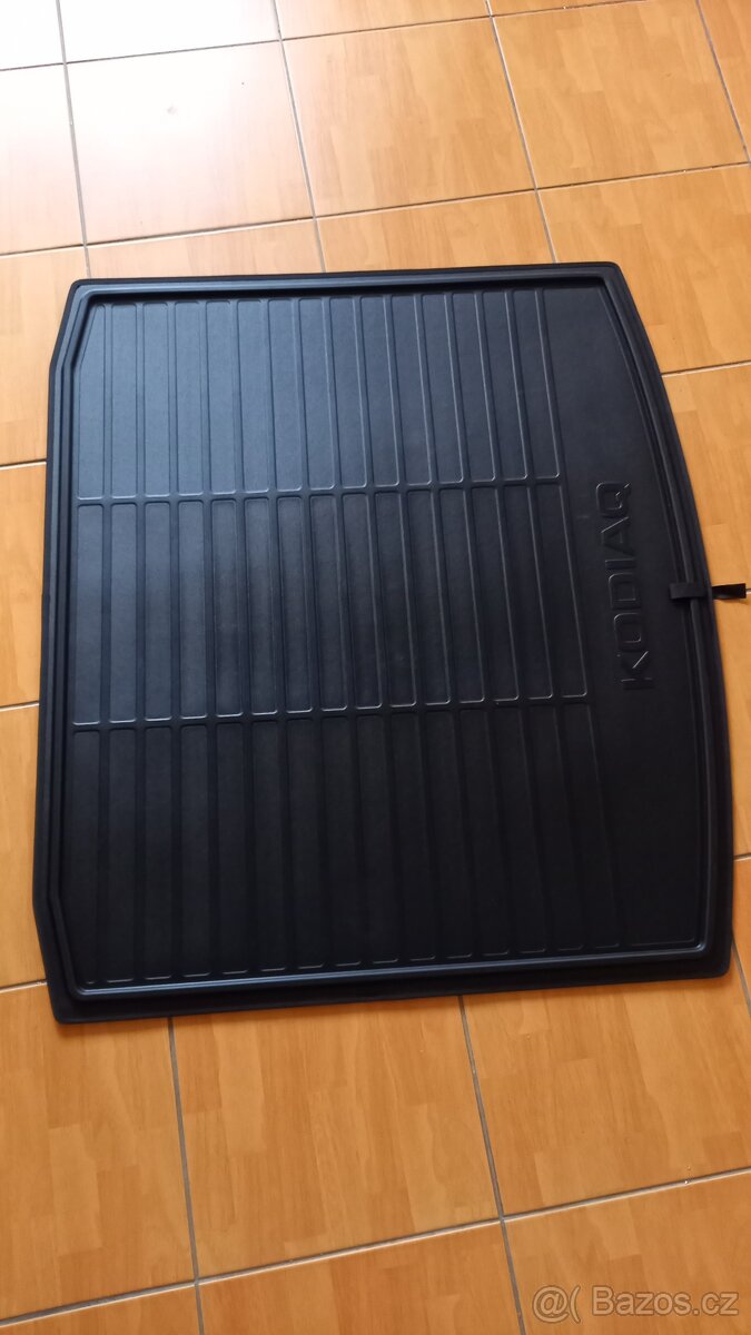 Prodám plastovou vanu do Škoda Kodiaq