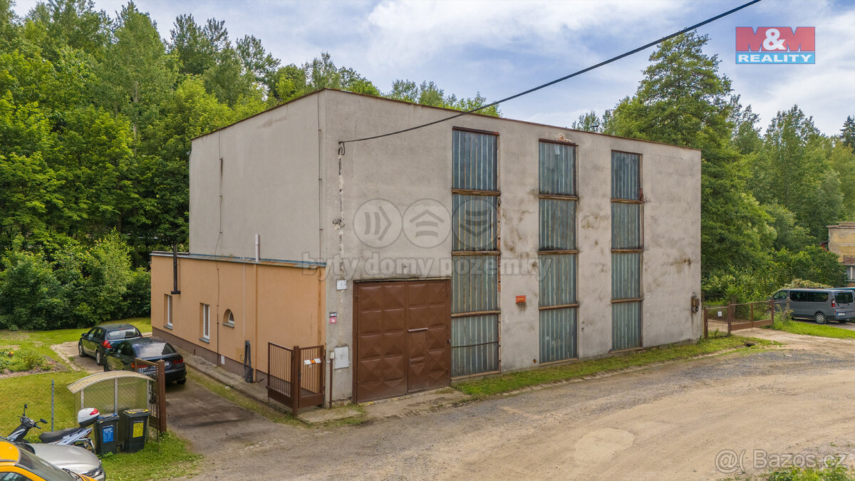 Prodej komerčního prostoru s bytem, 358 m², ul. Jezdecká
