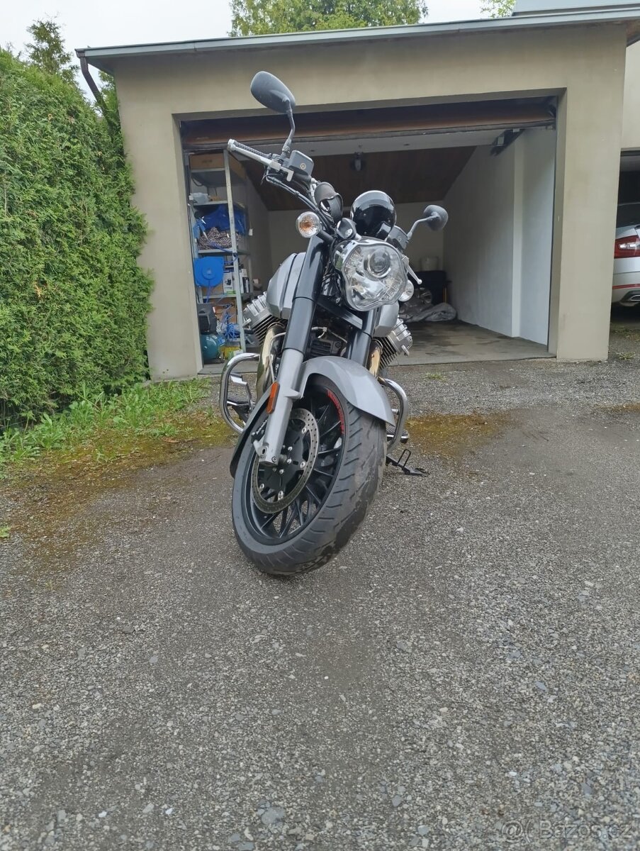 Moto Guzzi California 1400 custom