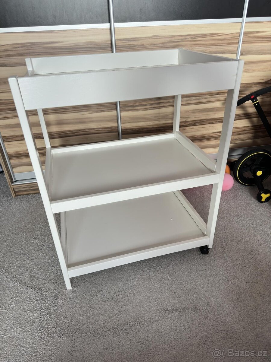 Přebalovací pult Ikea
