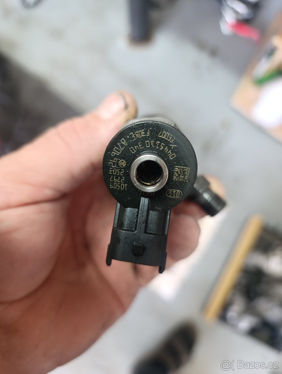 Sada vstřikovačů PEUGEOT CITROEN 1.6 EHDI 8V BOSCH 044511034
