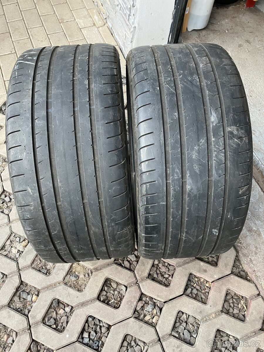 Pneu 275/30/20