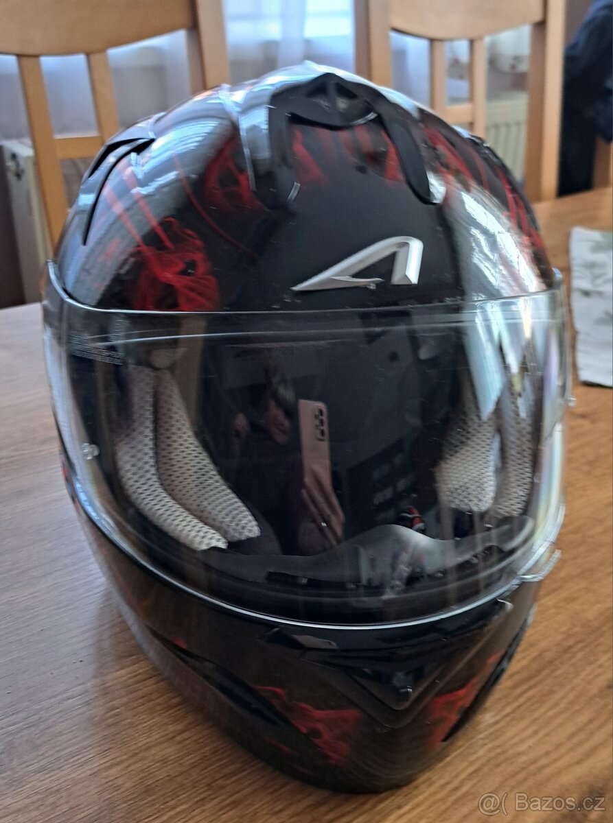 Helma na motorku