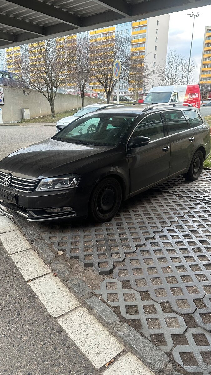 VW Passat b7 2,0 TDi - DSG výbava Highline, kůže - alcantara