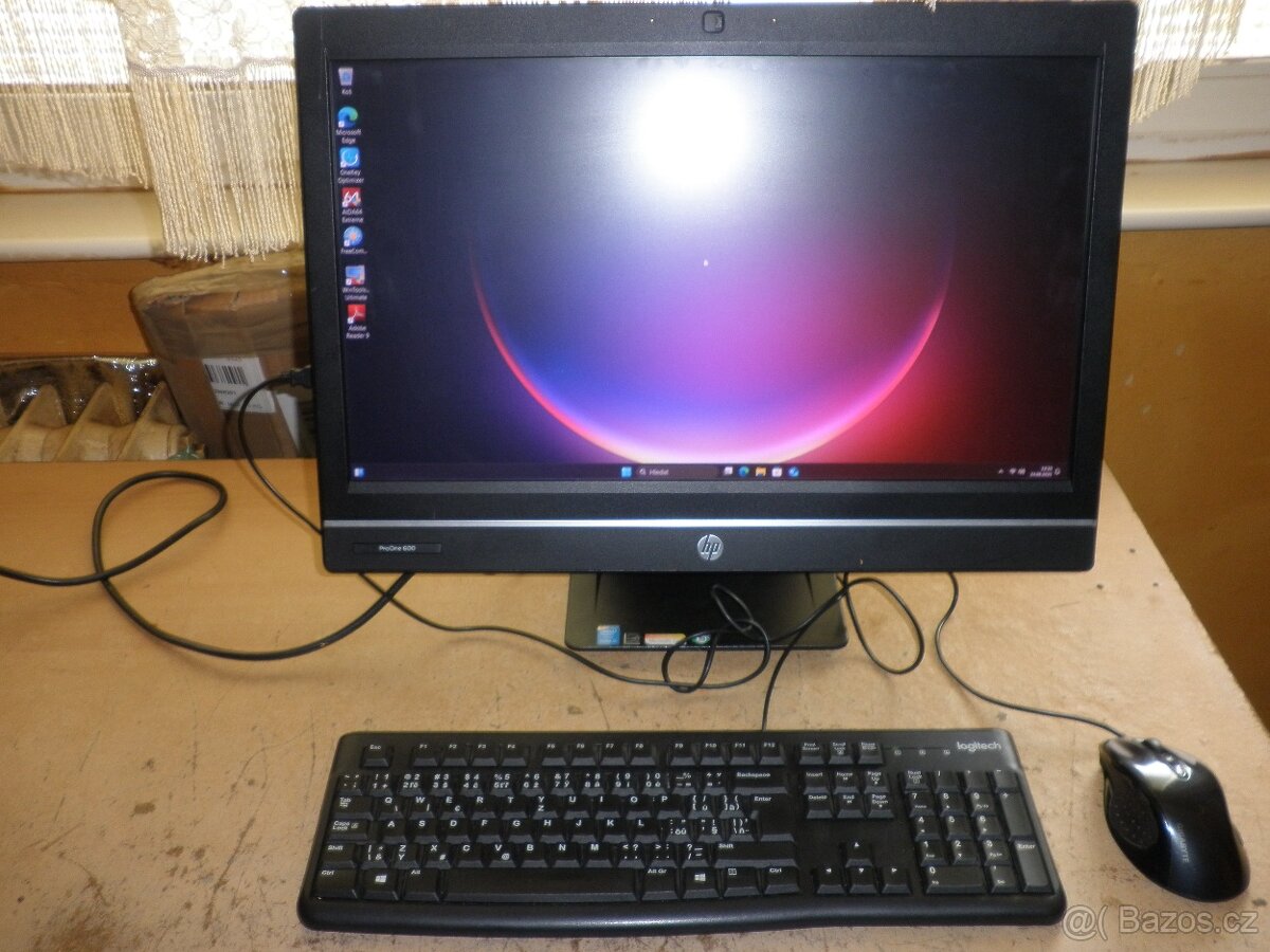 Vše v jednom stačí postaviit na stůl a pracovat
