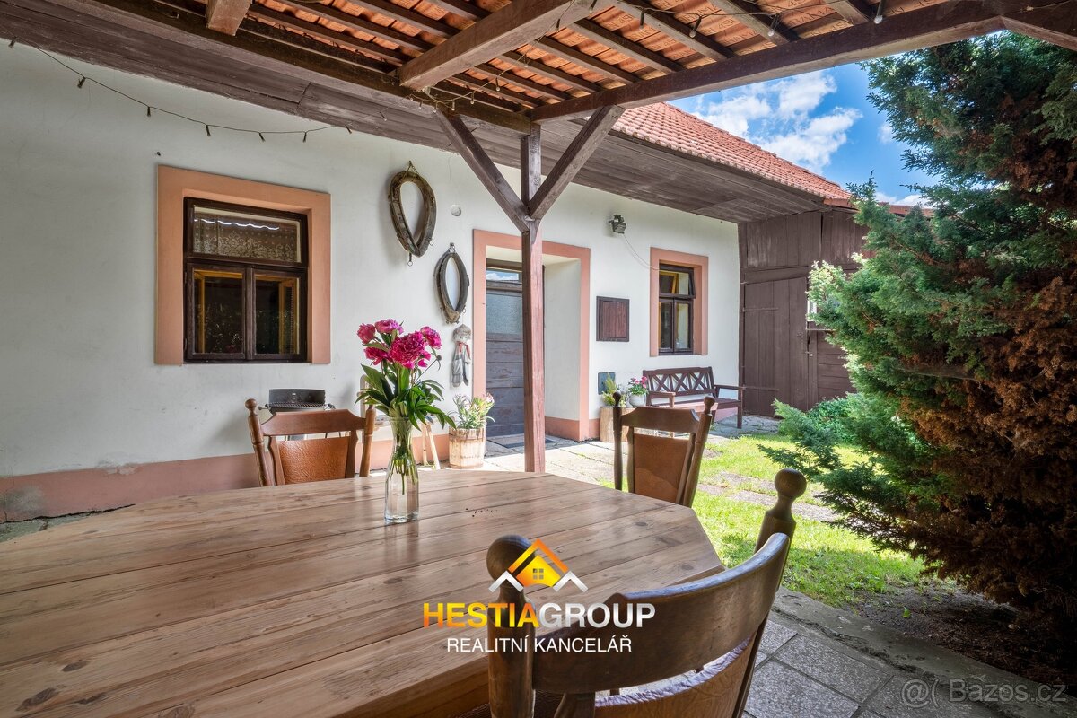 Prodej historické chalupy 120 m2, pozemek 1726m2 - Polička -