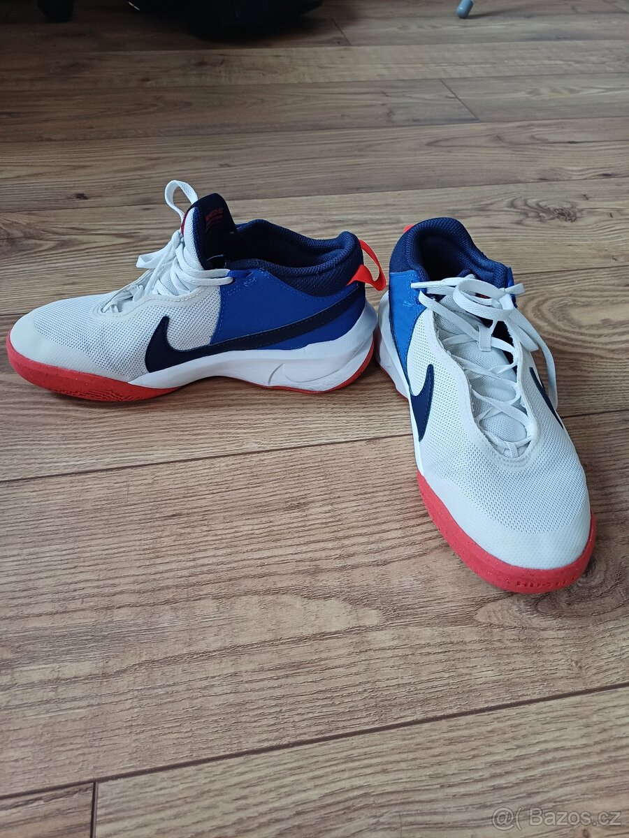 sálové tenisky nike vel.39