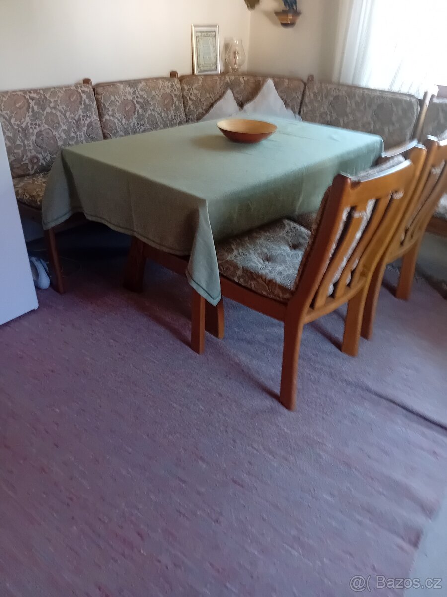 kuchyňská, rohová lavice, jídelní stůl, 2 židle, dub rustik