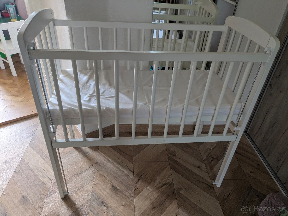 Malá dětská postýlka