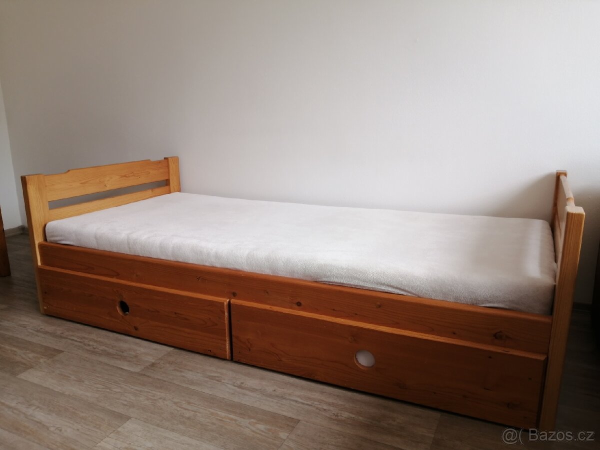 Postel (200x90) Smrk masiv s úložným prostorem