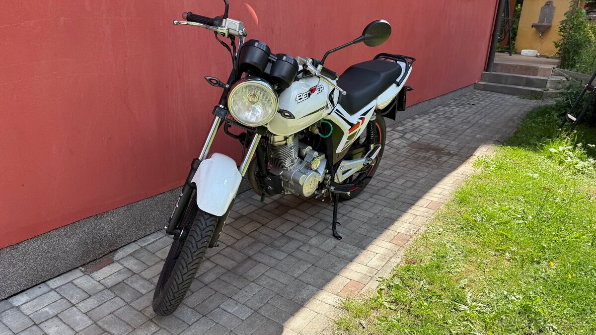 Dafier def125-8A, 125 ccm 7,9 kw