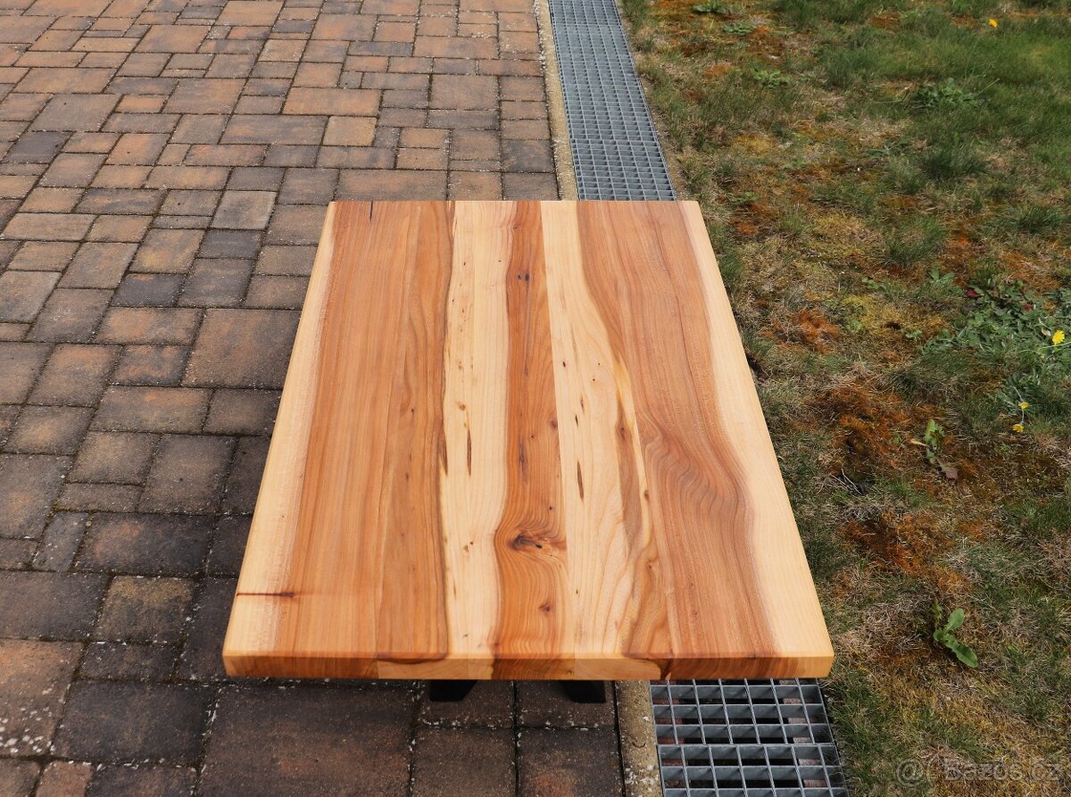 Masivní jilmový konferenční stůl – 95 × 60 cm, přírodní kres