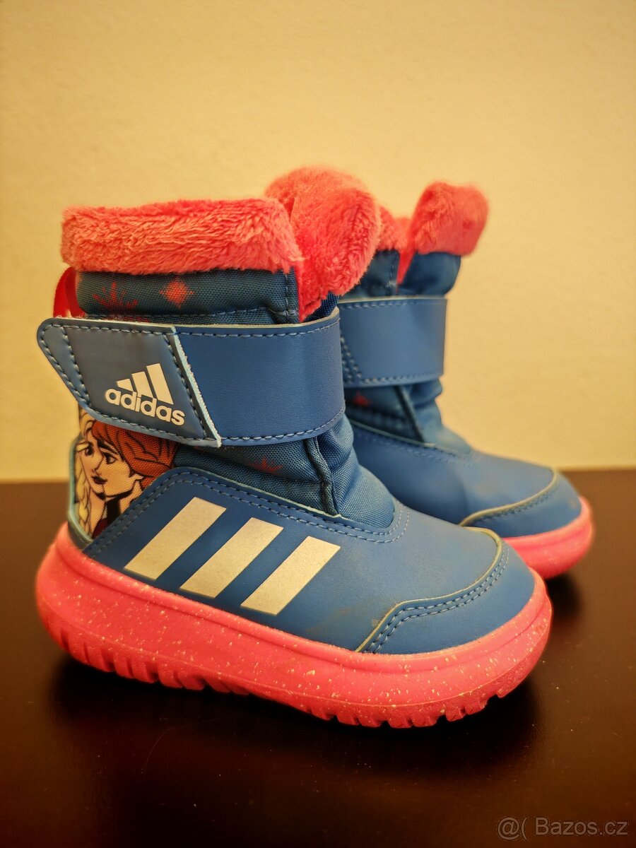 Zimní snehule Adidas, vel. 22