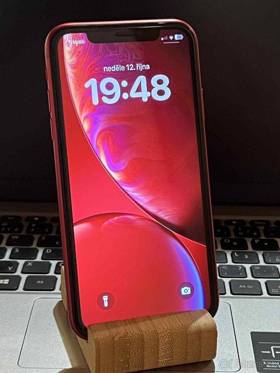 iPhone XR 64GB + příslušenství