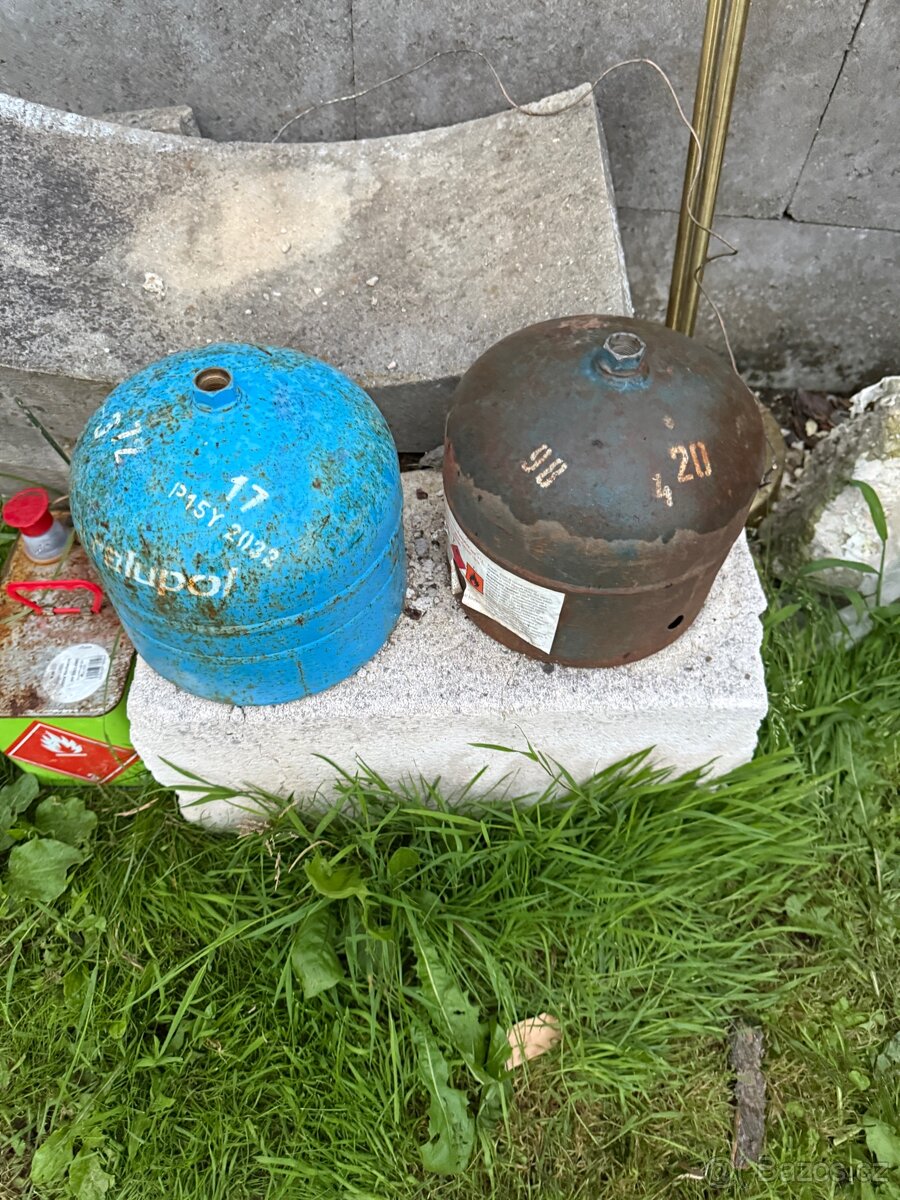 Prázdné propanbutanové láhve 2kg