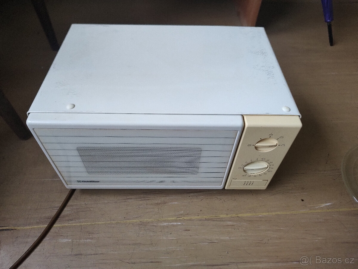 Mikrovlnná trouba GoldStar