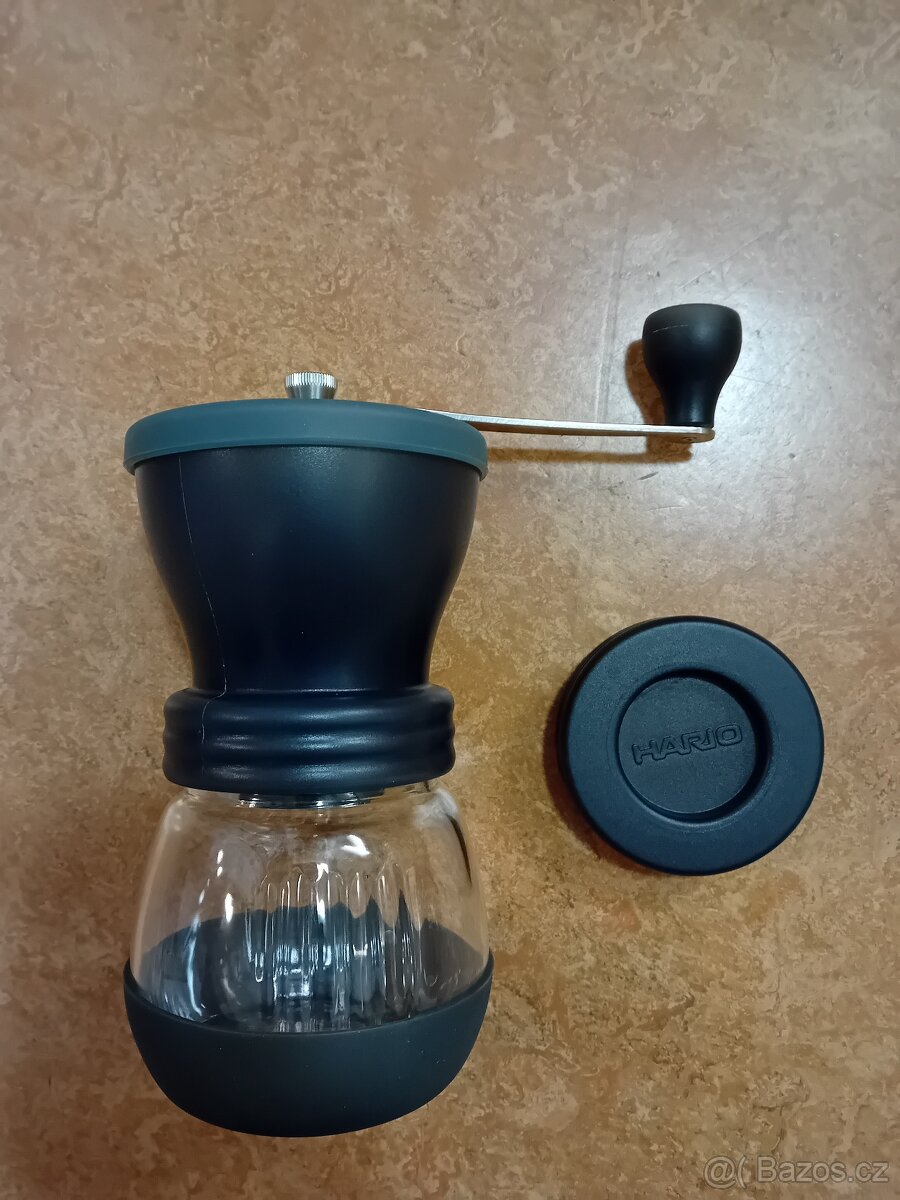 Mlýnek na kávu Hario SKERTON PLUS