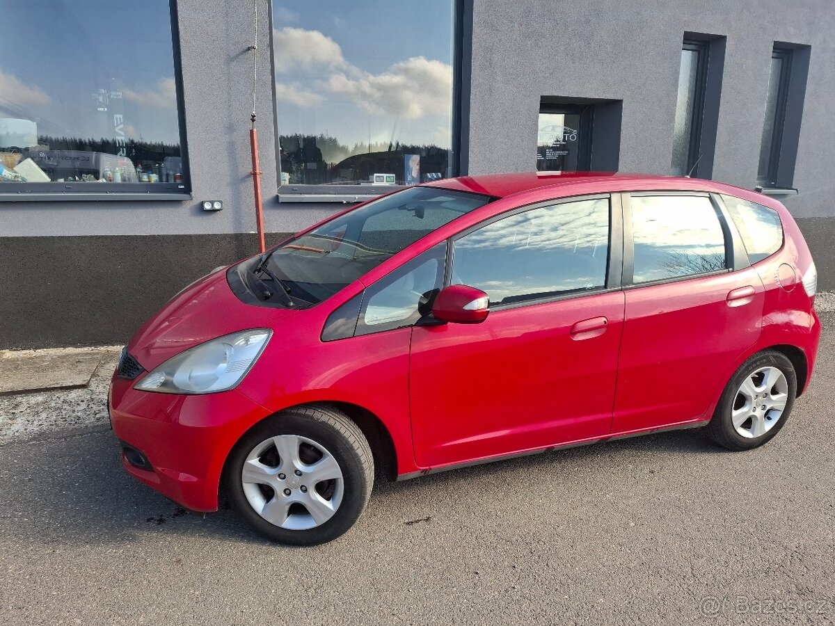 HONDA JAZZ 1.3i, 73kW, 160000km, TOP CENA