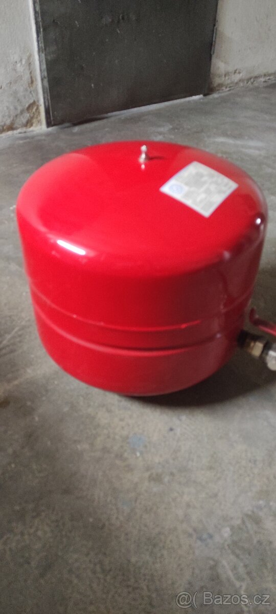 Expanzní nádrž - nádoba