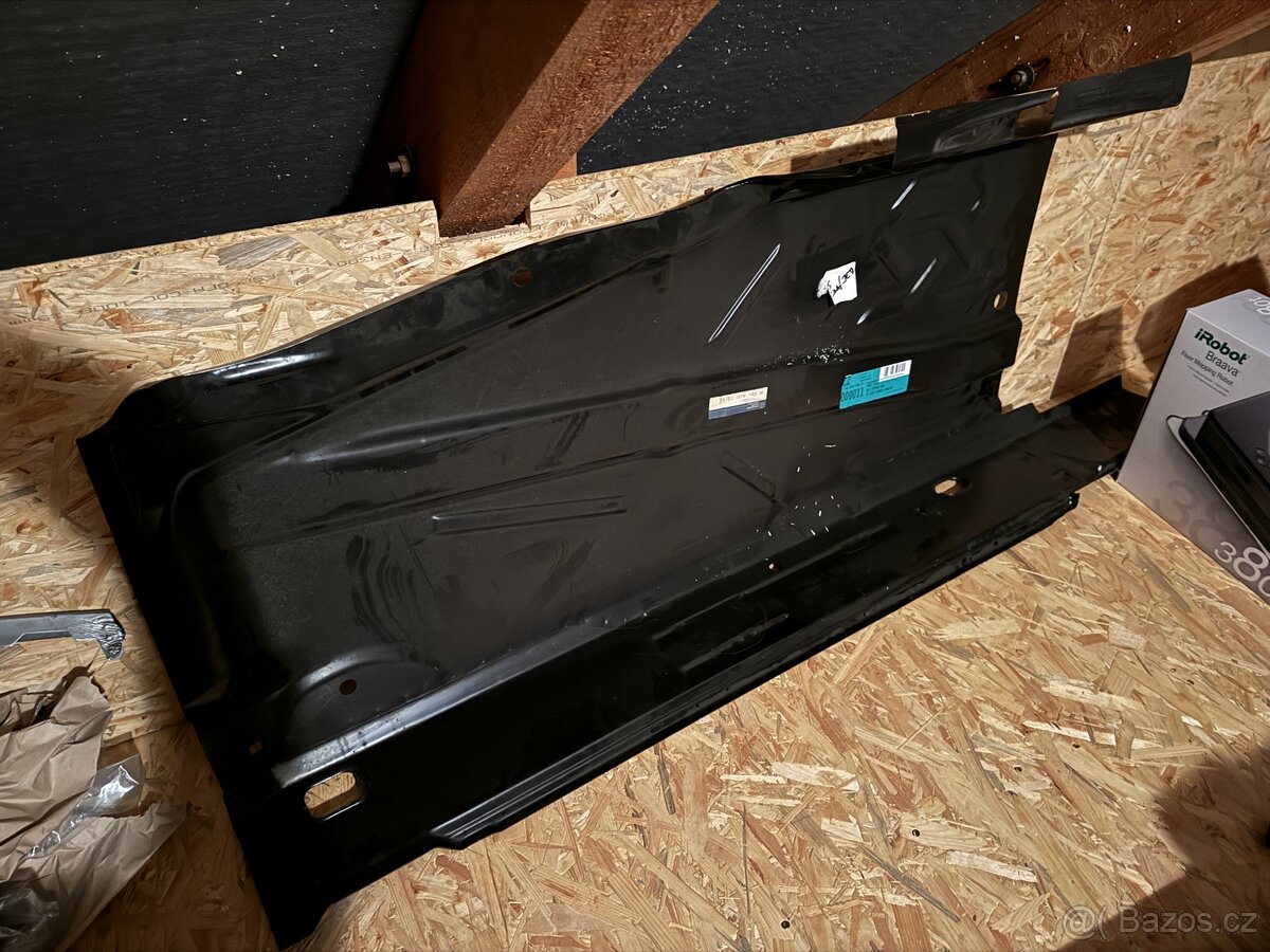 Podlaha W124 coupe/cabrio.