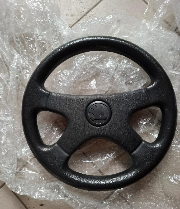 Škoda Favorit Forman Felicie 120 volant a díly -