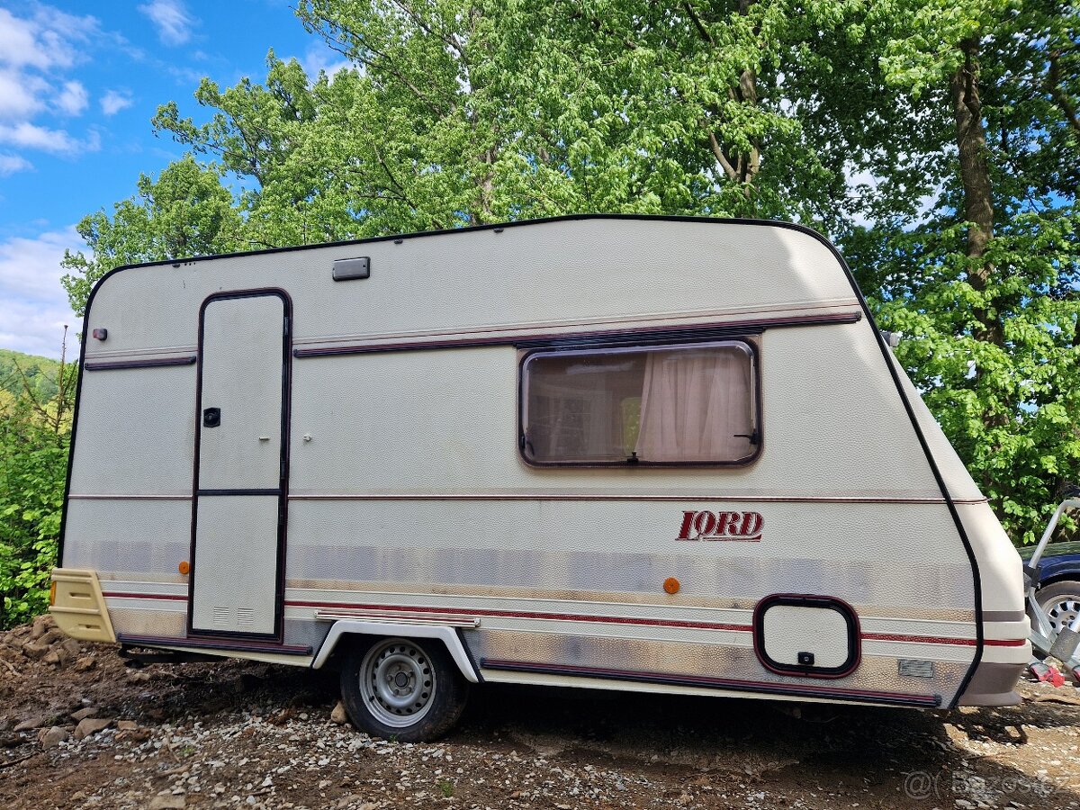 Karavan - obytný přívěs