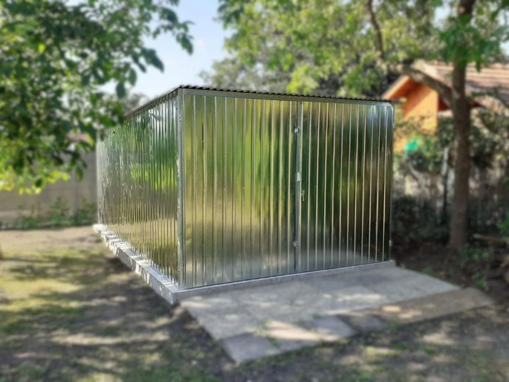 Garaz 3x5m .Dodáni a montáž v ceně.