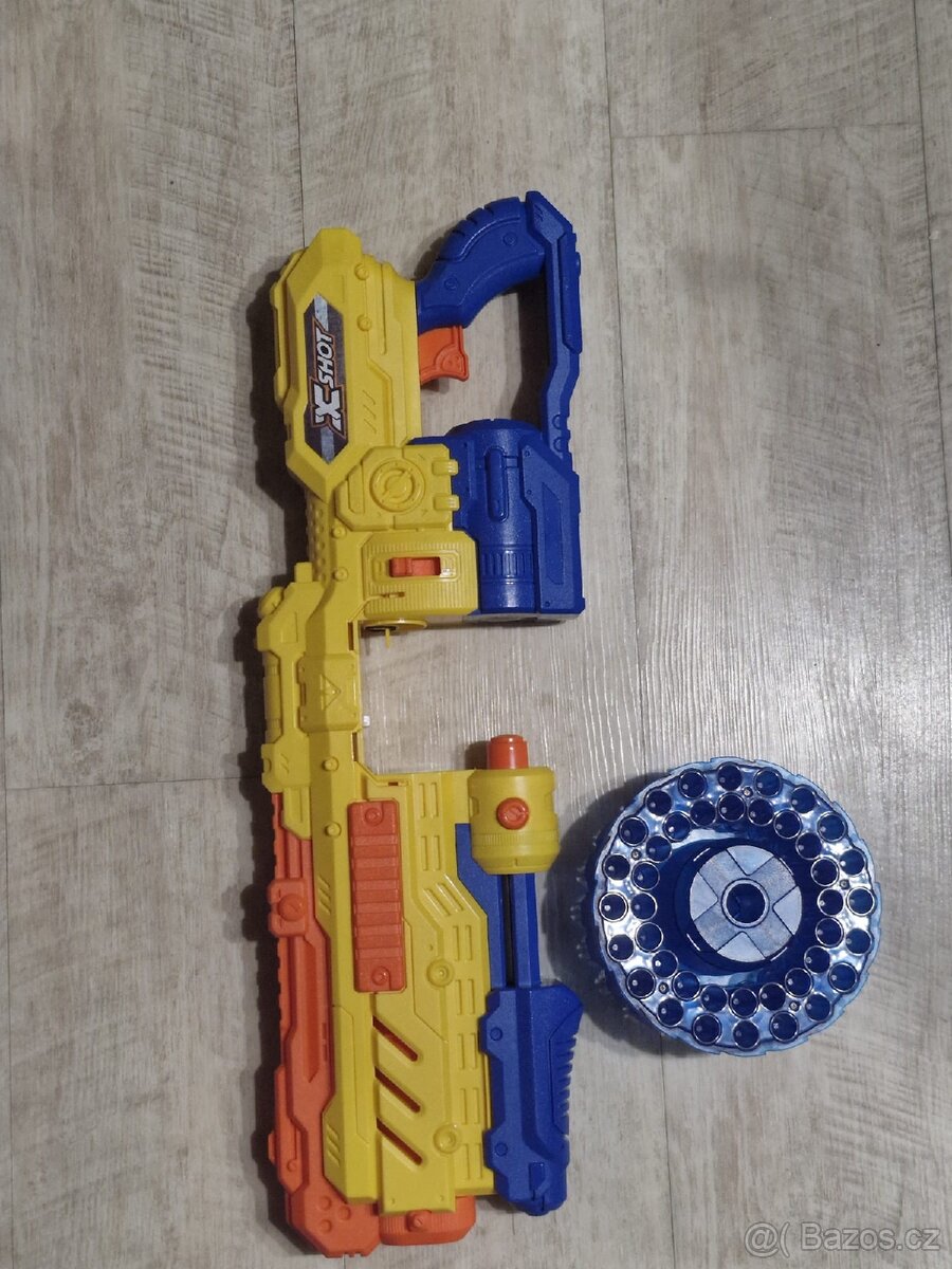 Nerf Zuru X-shot turbo advance