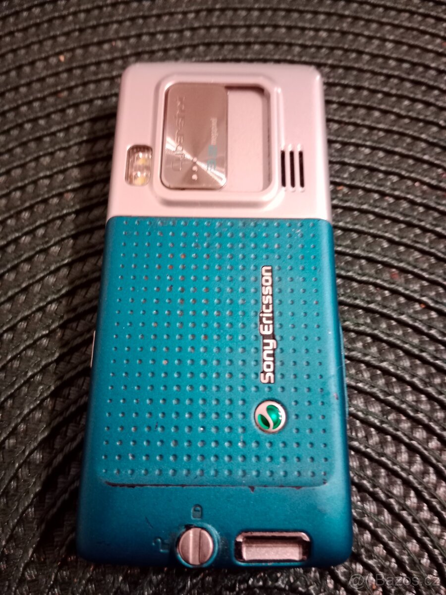 Sony Ericsson C702