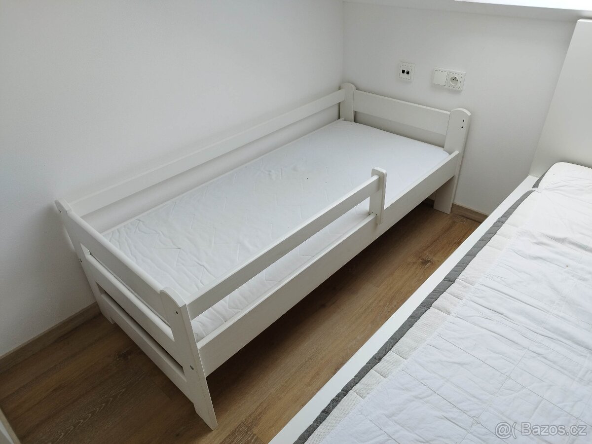 Dětská postel masiv 160 cm + rošt a matrace