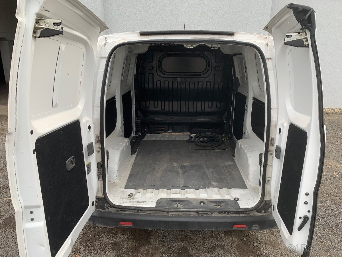Nissan nv200e, elektromobil