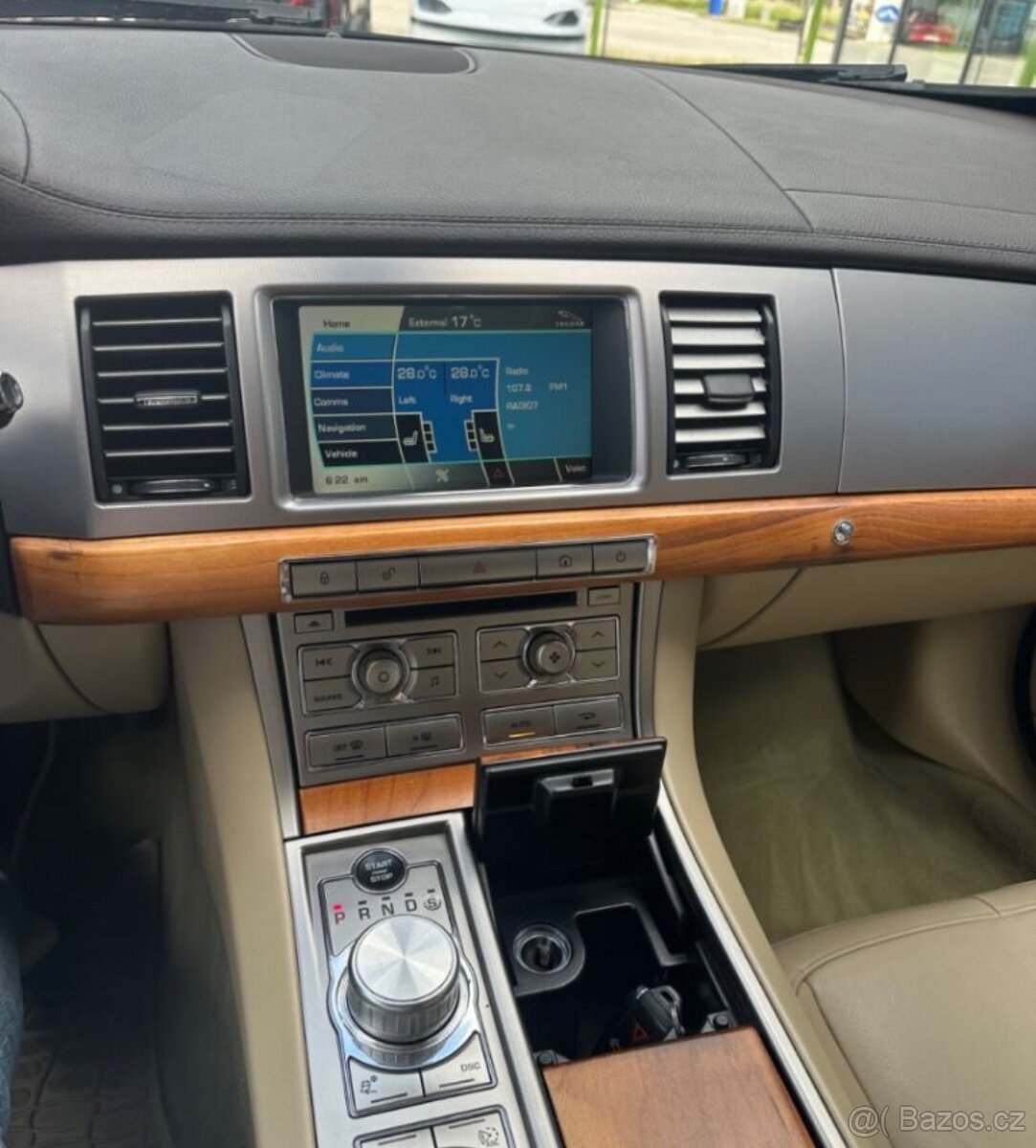 Jaguar xf - dotykovy displej