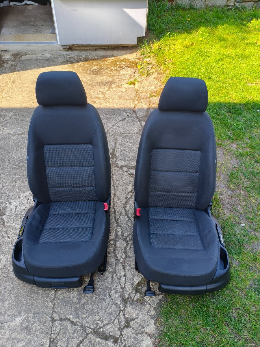 Přední sedačky Octavia 2