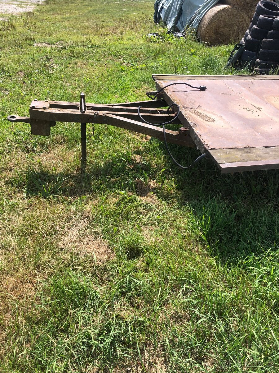Plošina za traktor