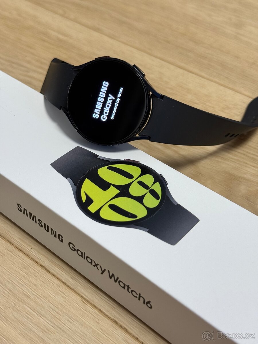 Samsung Galaxy Watch6 44mm černá