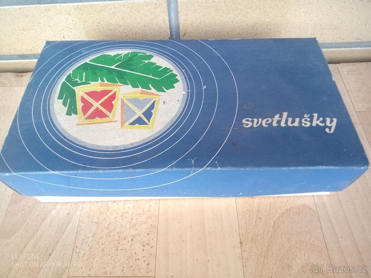 Retro osvětlení vánočního stromu světlušky