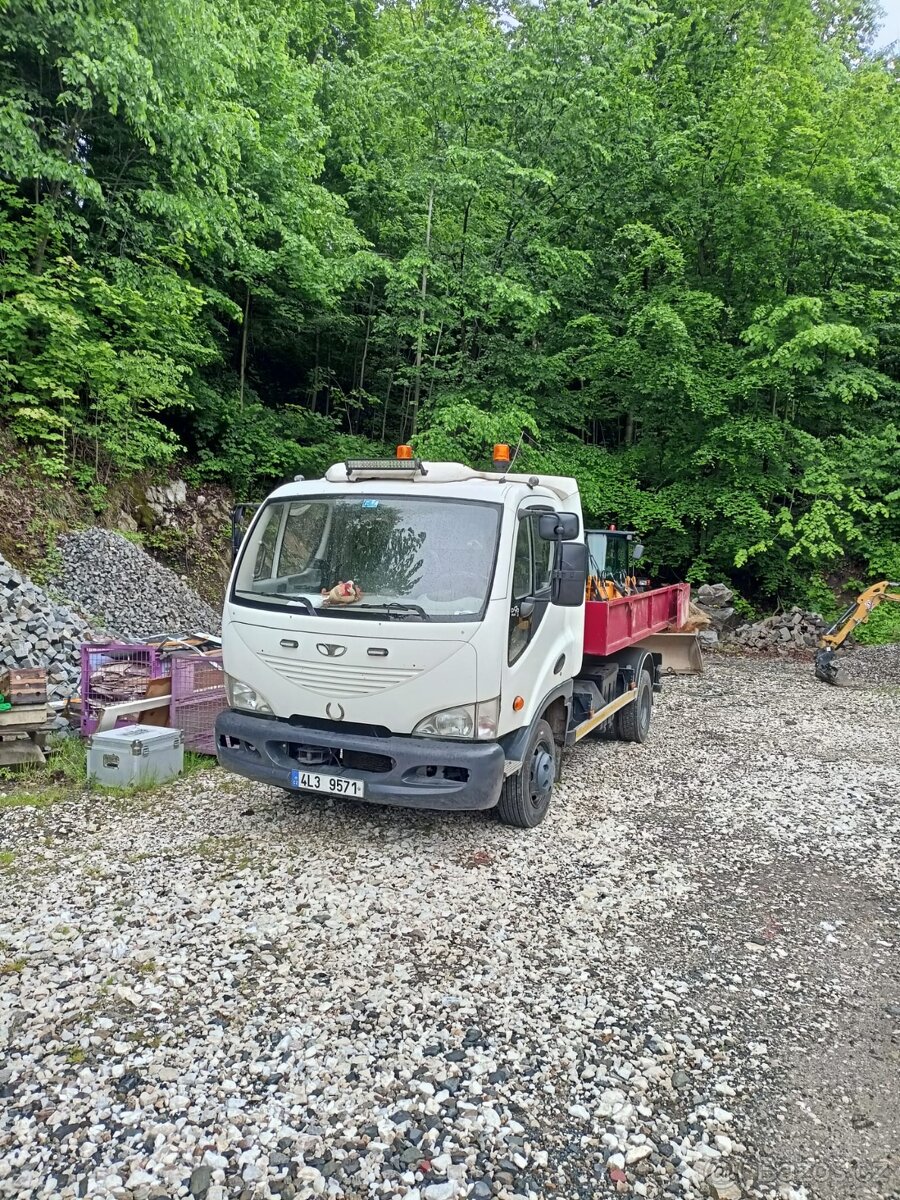 Avia D90