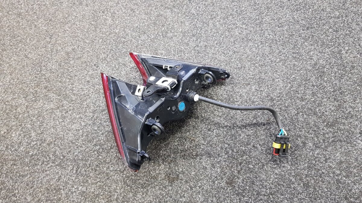 APRILIA RS 660 EXTREMA ZADNÍ SVĚTLO