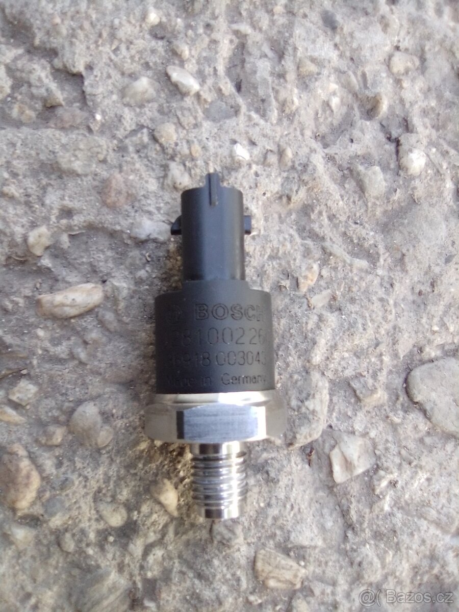 Bmw e39, e38, e46, e53 - Senzor tlaku paliva.