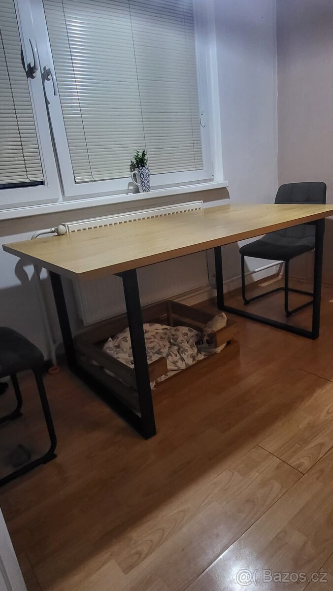 Jídelní stůl AABENRAA 90x160 barva dubu/černá